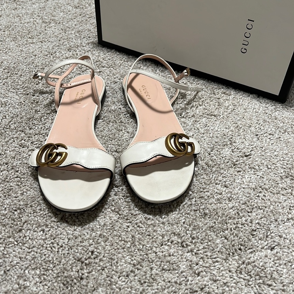 Authentic Gucci sandals sz 38 color is more ivory/white